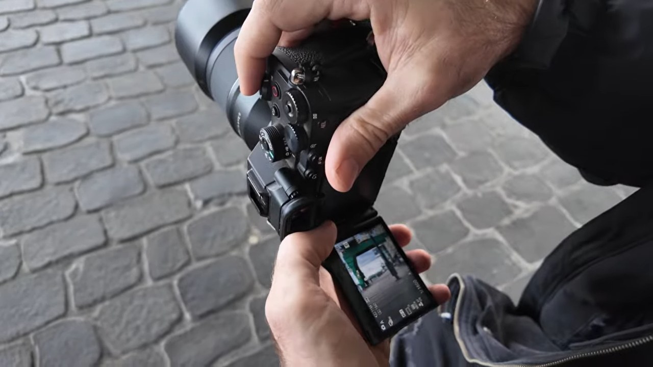 Fotoshooting in Köln: Yohji-Yamamoto-Outfit, Kranhäuser und ein Tag im Vlog 3 Kamera beim Fotoshooting in Köln am Rheinauhafen