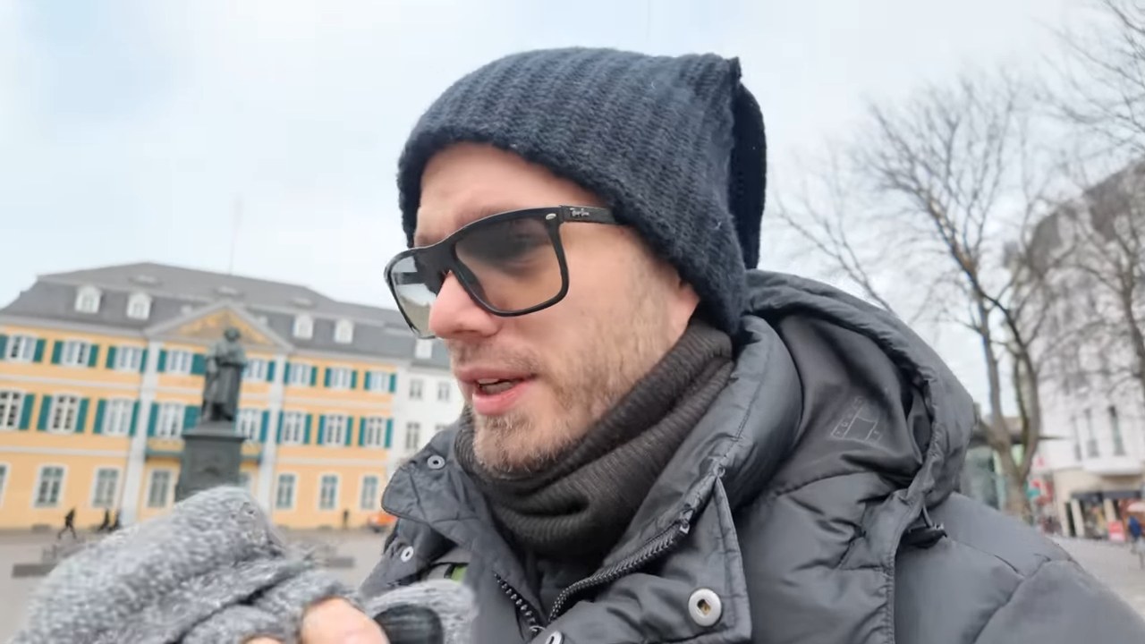 Loyalität als Mann: Warum sie dir mehr Türen öffnet 1 Marko Polo spricht in der Innenstadt über Loyalität als Mann