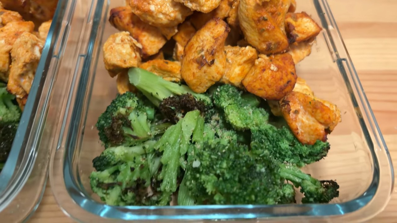 Mein größter Bulk-Fehler: Von 11 auf 17 % Körperfett – und wie ich jetzt diäte 3 Meal Prep mit Hähnchenbrust und Brokkoli aus dem Airfryer für die Diät