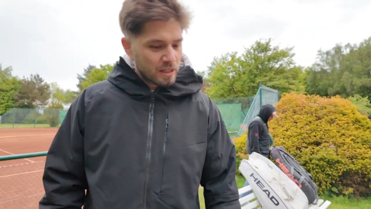 Erstes Tennis-Match seit Jahren: Warum Nerven behalten auch beim Dating gewinnt 2 Marko Mitrovic nach seinem gewonnenen Tennis-Einzel