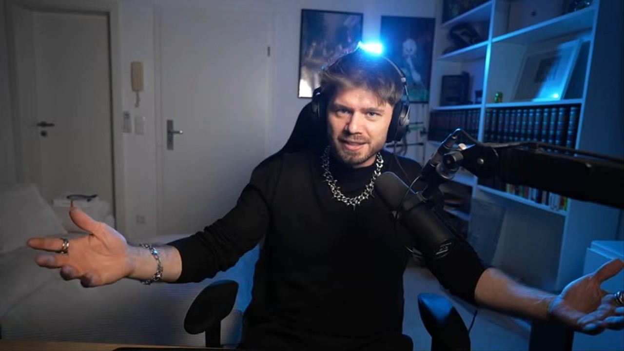 Wintermantel Herren: 12 Designer-Mäntel, mit denen du teuer aussiehst (Winter 2026) 1 Flirt- und Dating-Coach Marko Mitrovic erklärt, worauf Männer beim Wintermantel achten sollten